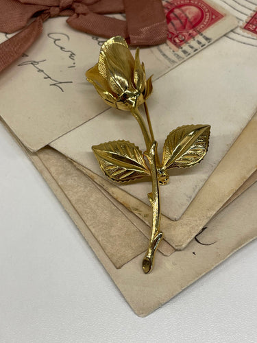 1960’s Gold Rose Brooch Devil's Details